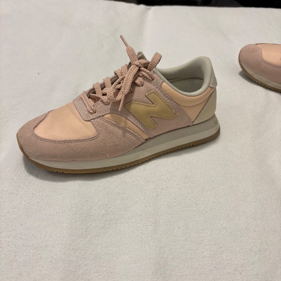 New Balance 420 - Picture 2 of 4